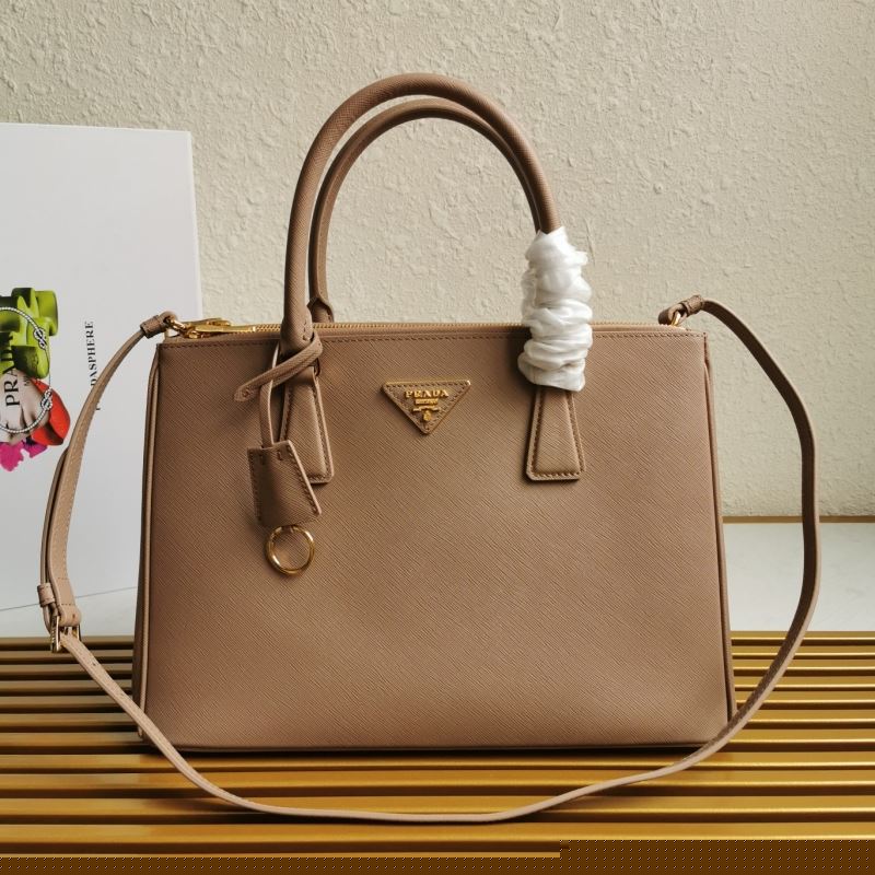 Pra*a shopping bags